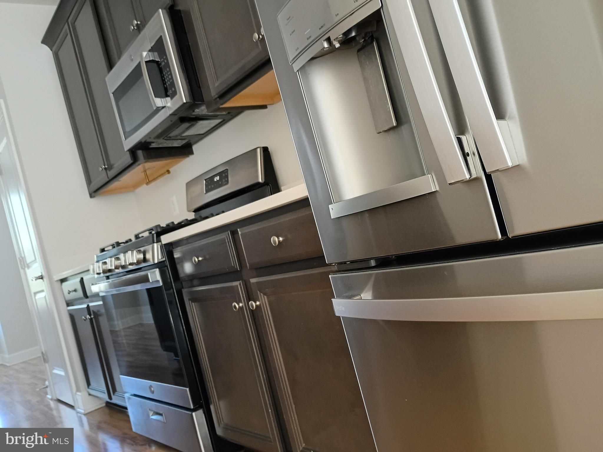 GATEWAY WEST - Residential
