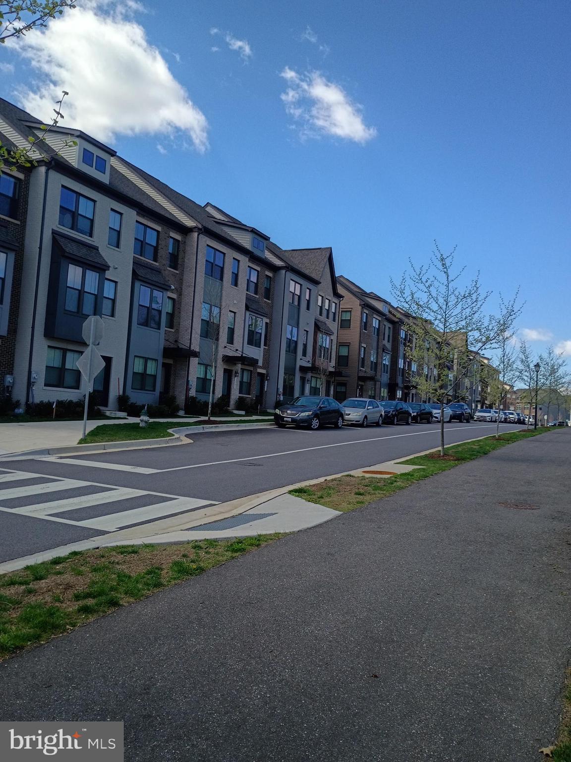 GATEWAY WEST - Residential