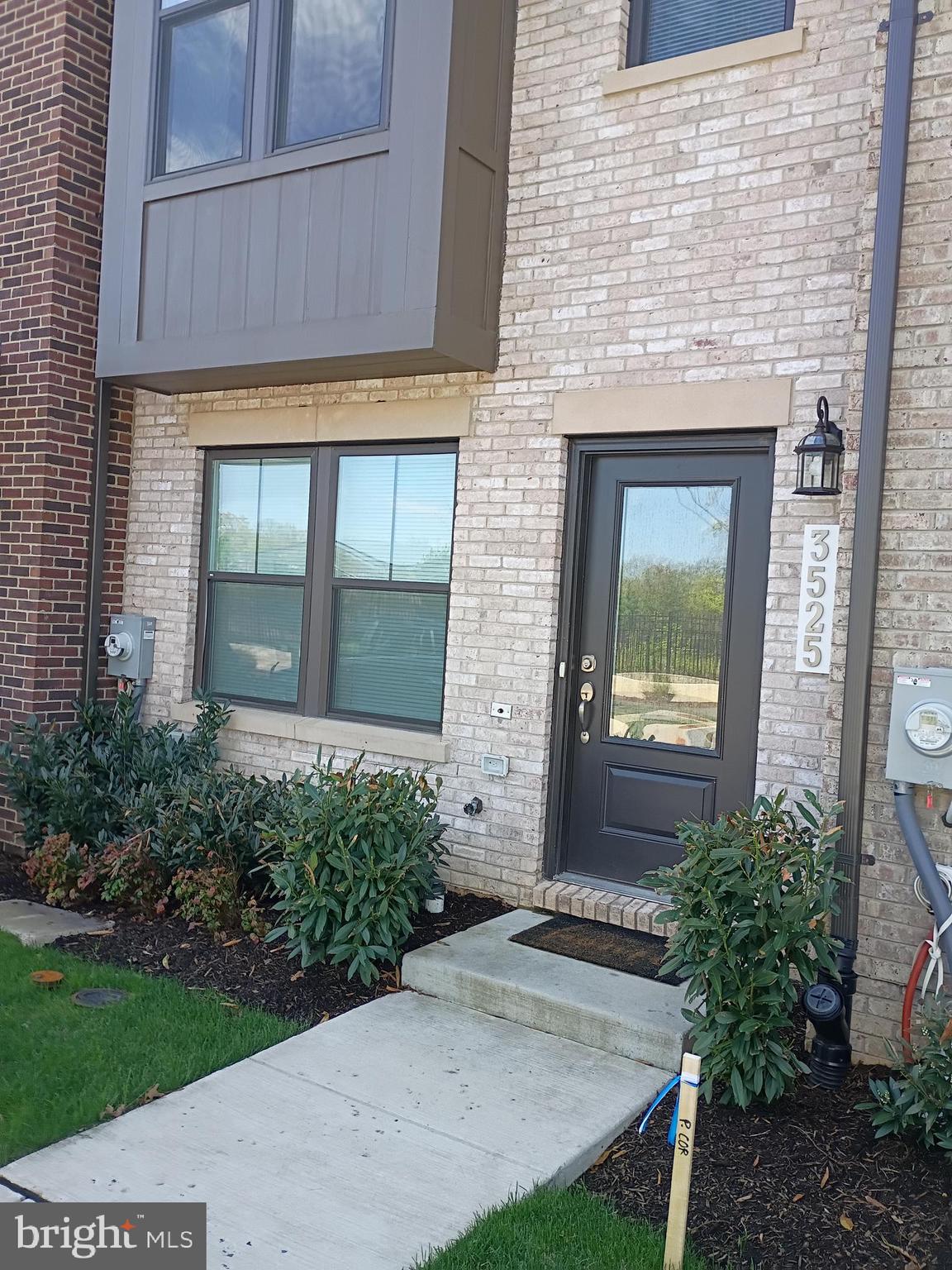 GATEWAY WEST - Residential