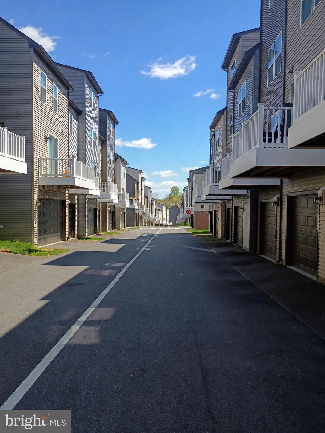 GATEWAY WEST - Residential