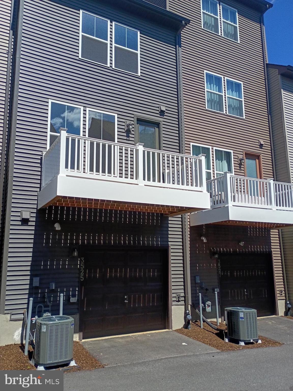 GATEWAY WEST - Residential
