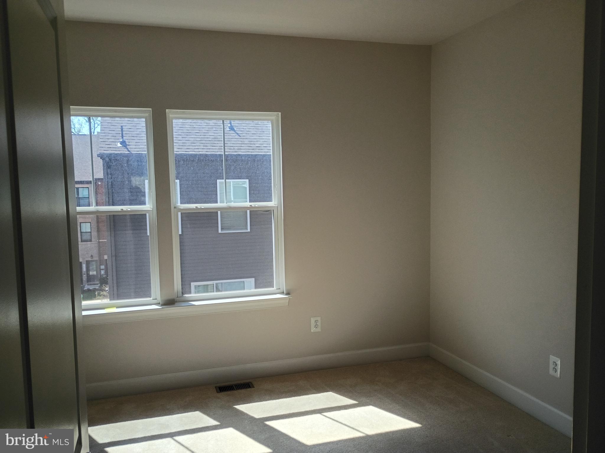 GATEWAY WEST - Residential
