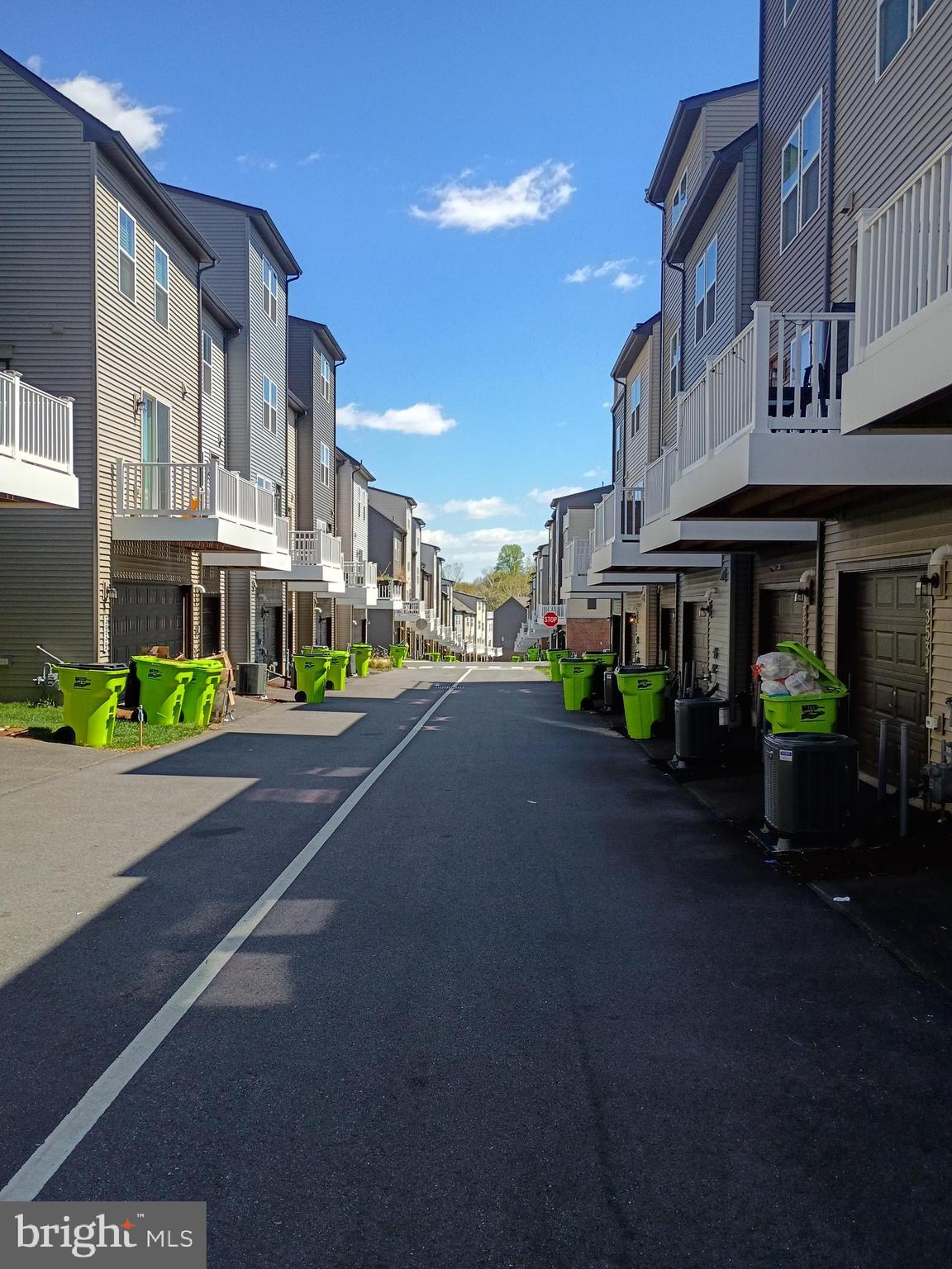 GATEWAY WEST - Residential