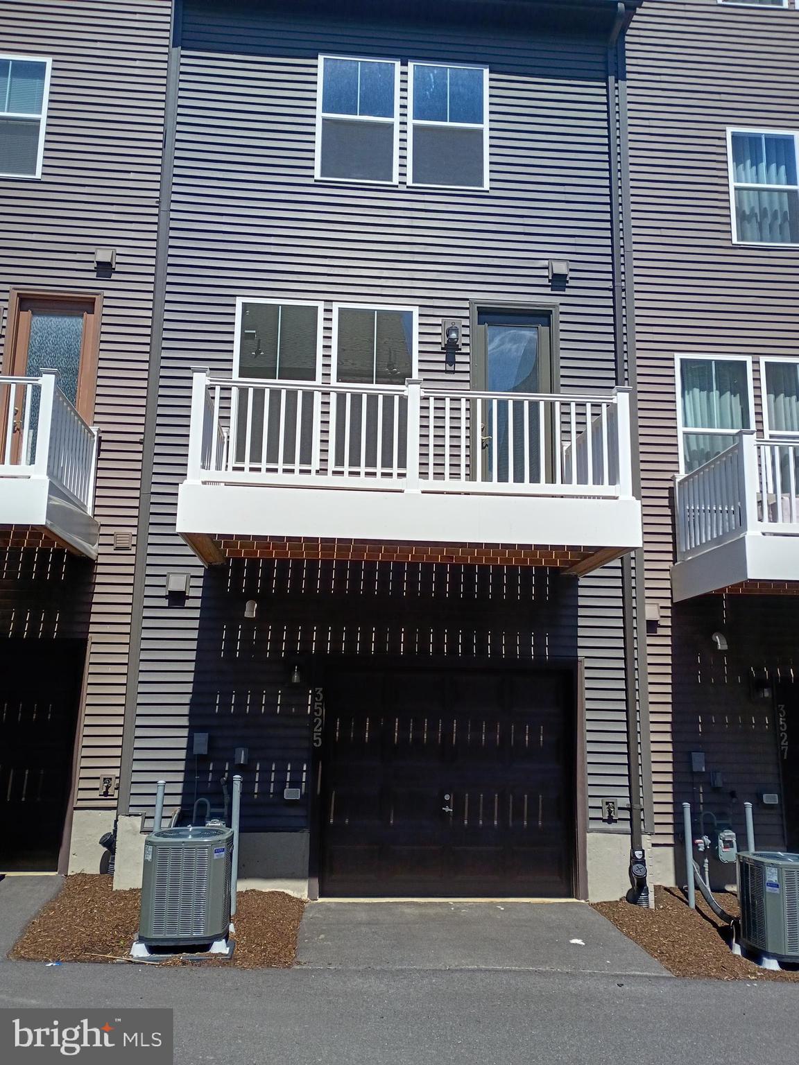 GATEWAY WEST - Residential
