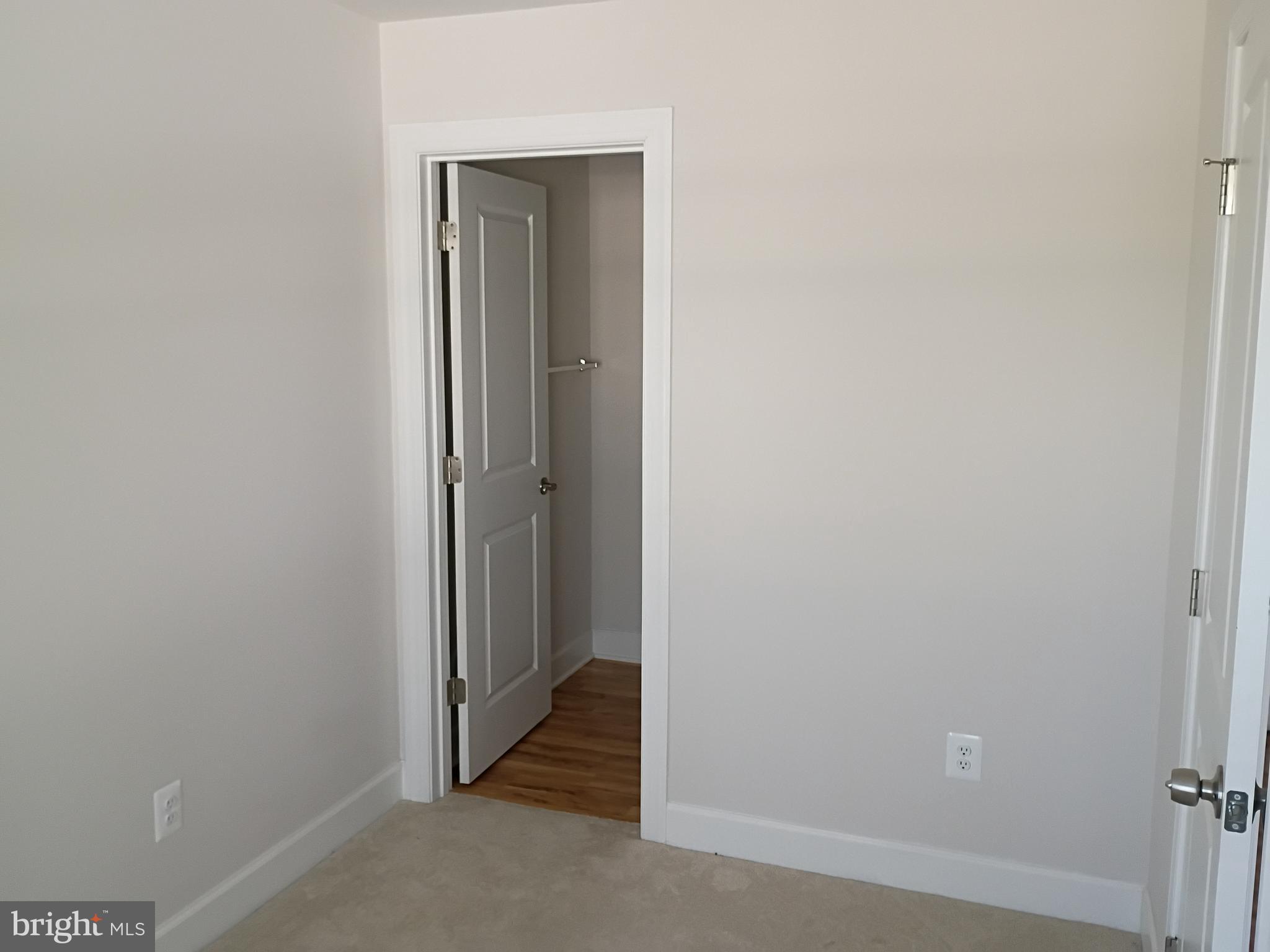 GATEWAY WEST - Residential