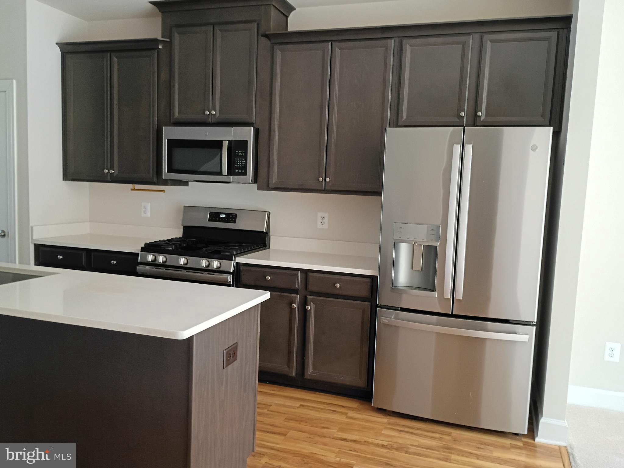 GATEWAY WEST - Residential
