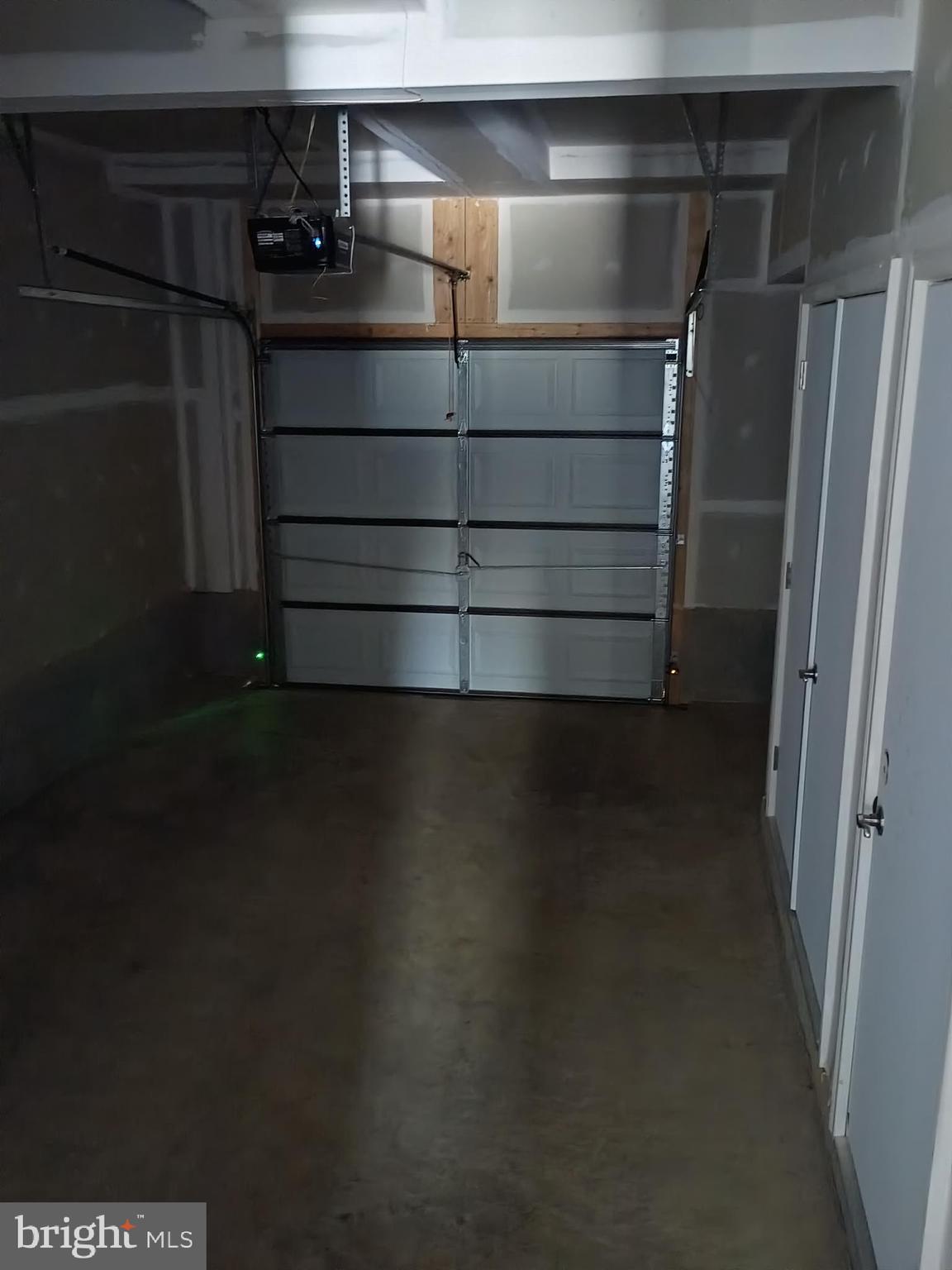 GATEWAY WEST - Residential