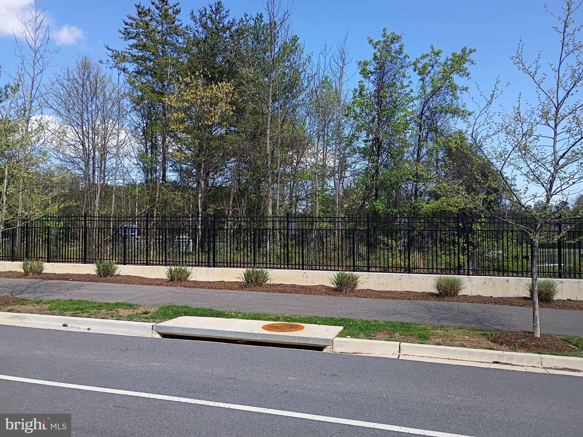 GATEWAY WEST - Residential