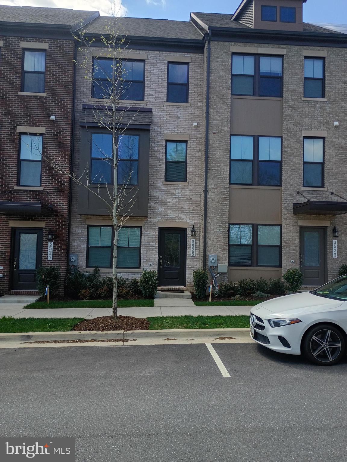 GATEWAY WEST - Residential
