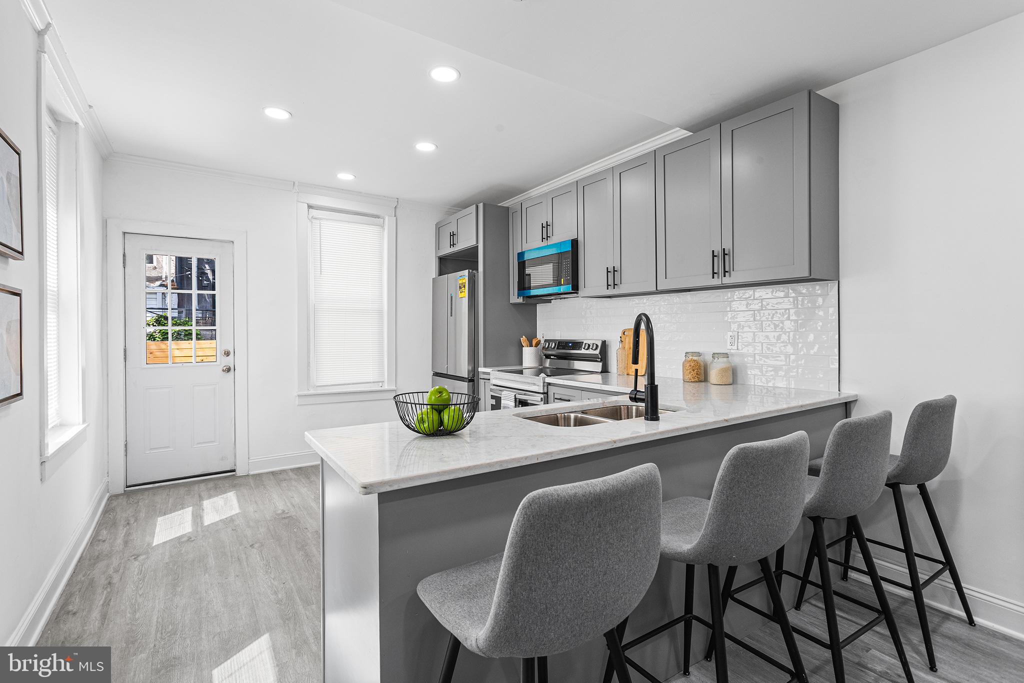 POINT BREEZE - Residential