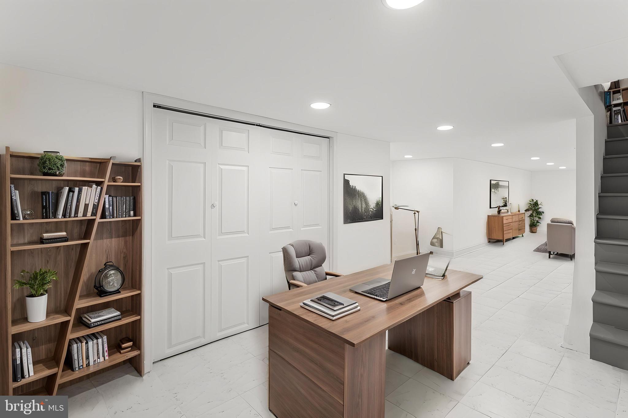 POINT BREEZE - Residential