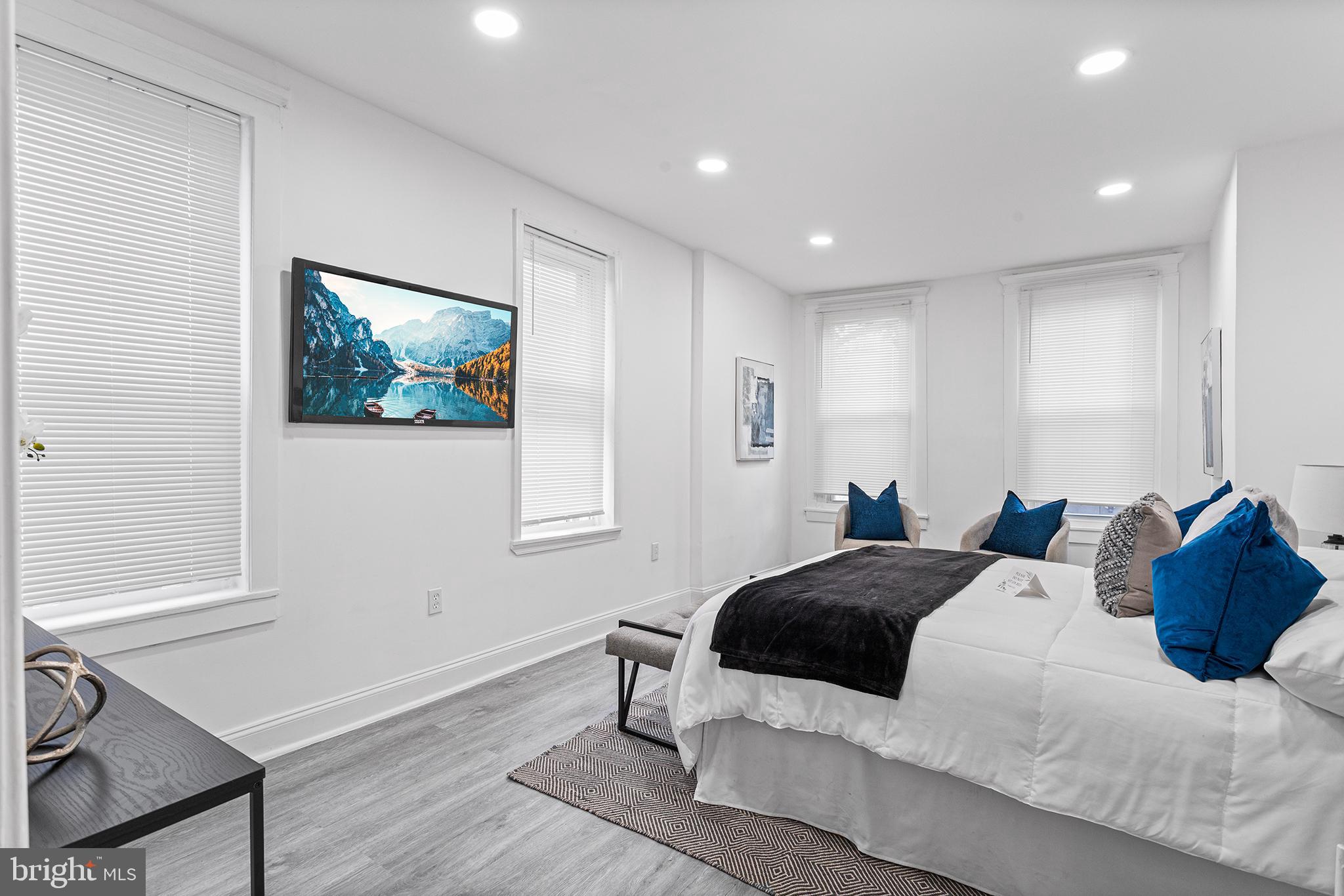 POINT BREEZE - Residential