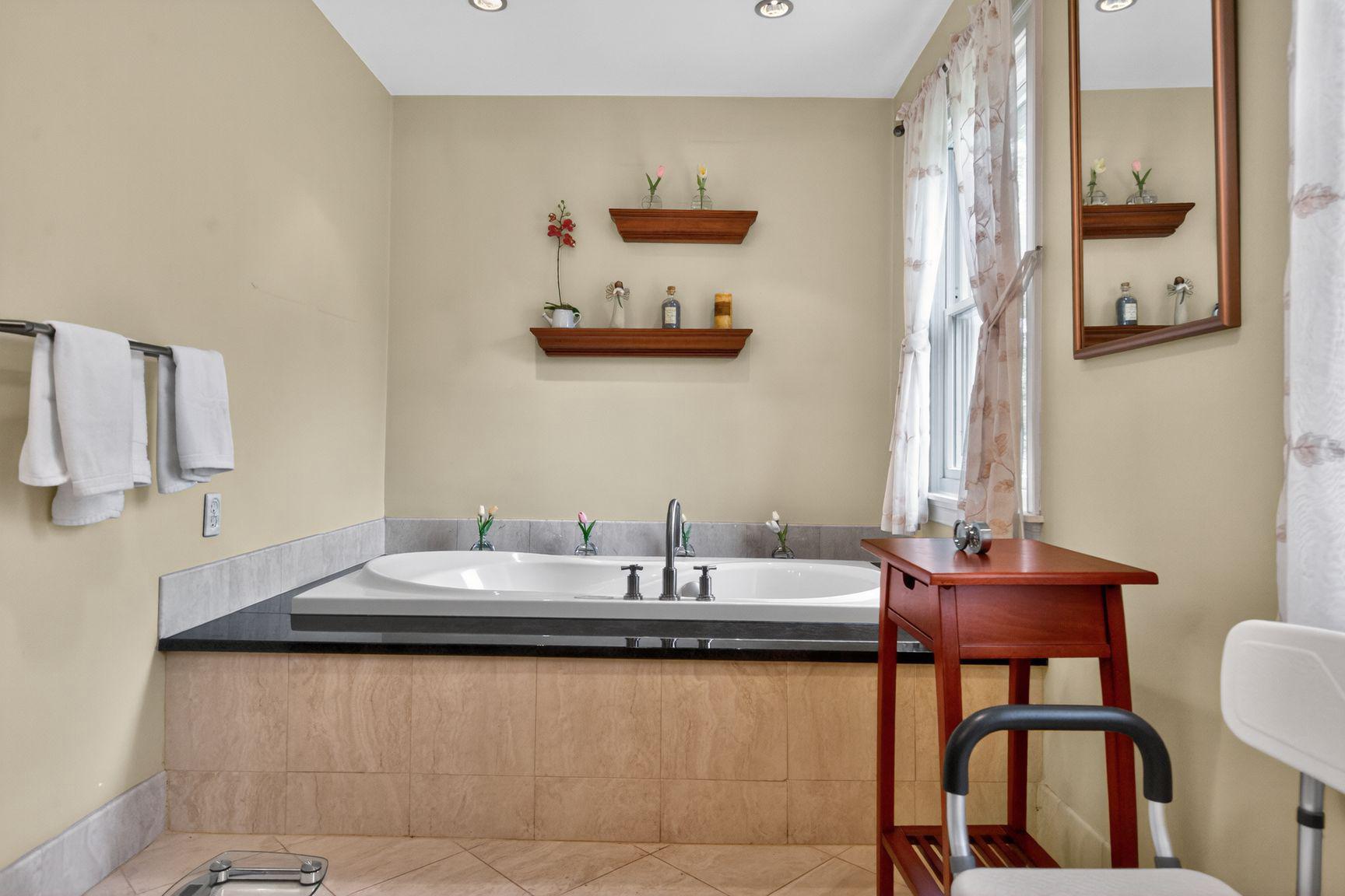 LAKEWOOD ESTATES - Residential