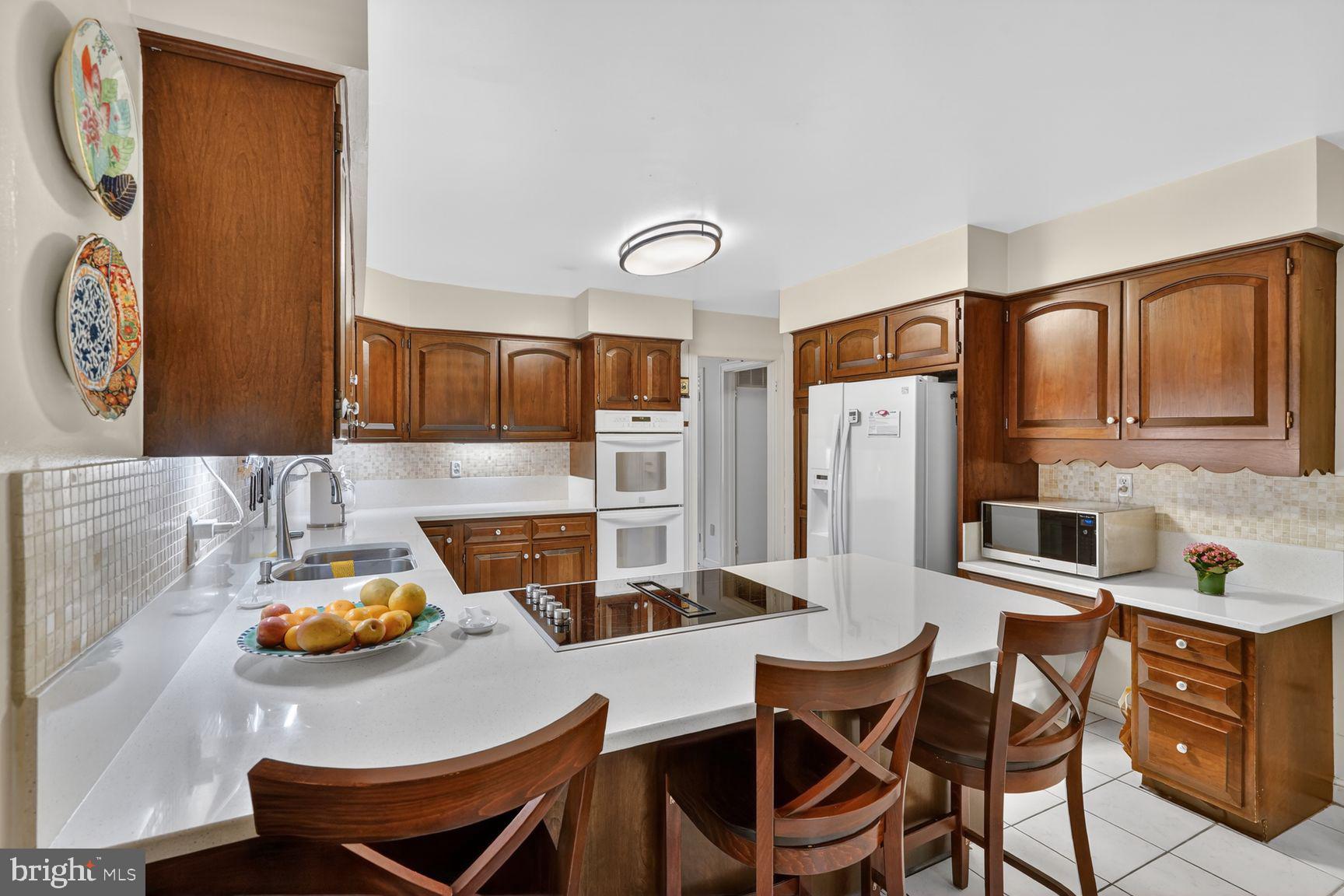 LAKEWOOD ESTATES - Residential