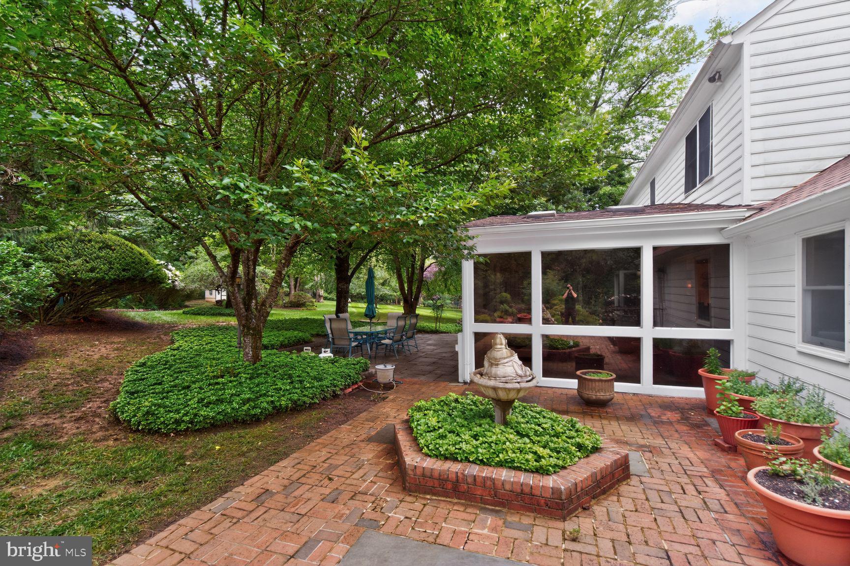 LAKEWOOD ESTATES - Residential