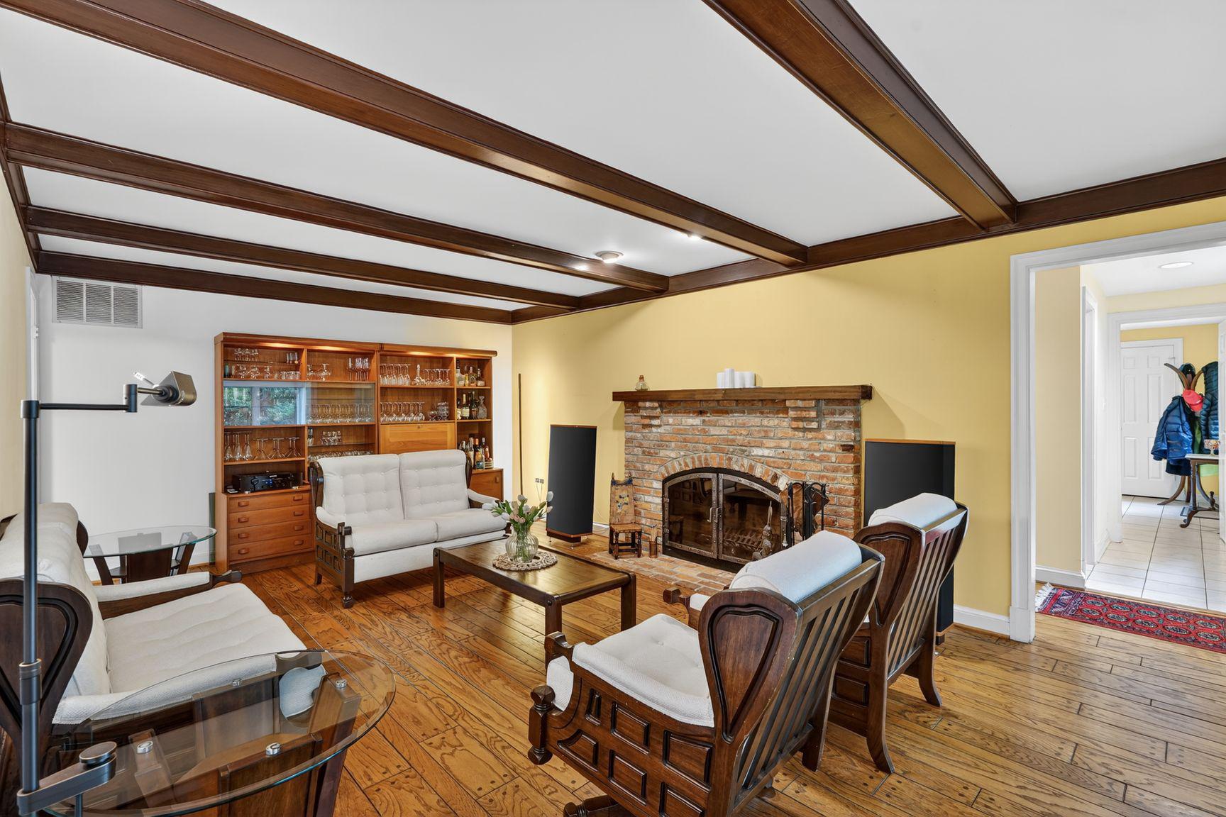 LAKEWOOD ESTATES - Residential