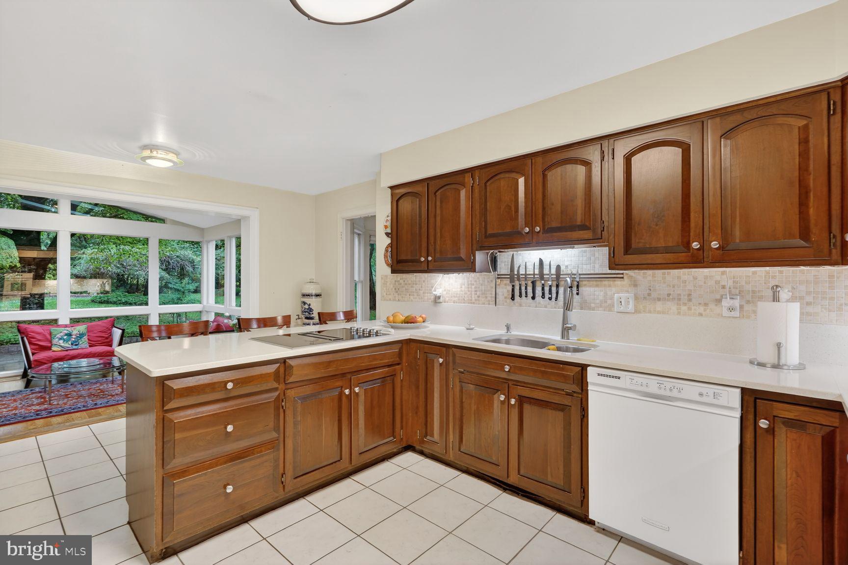 LAKEWOOD ESTATES - Residential