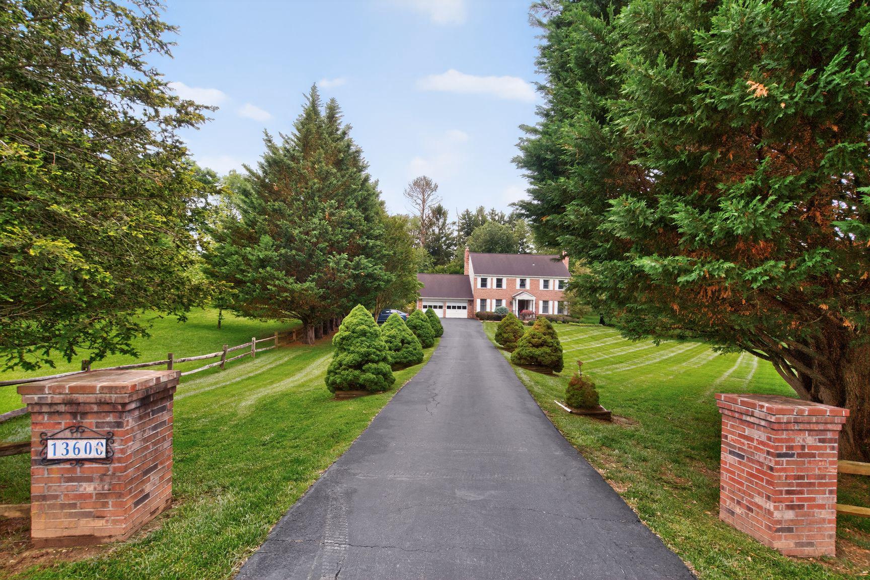 LAKEWOOD ESTATES - Residential