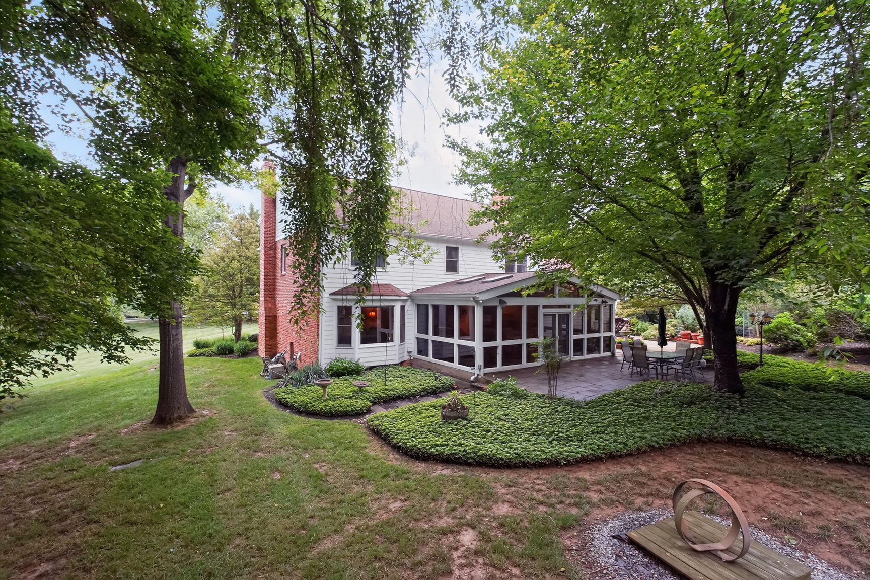 LAKEWOOD ESTATES - Residential