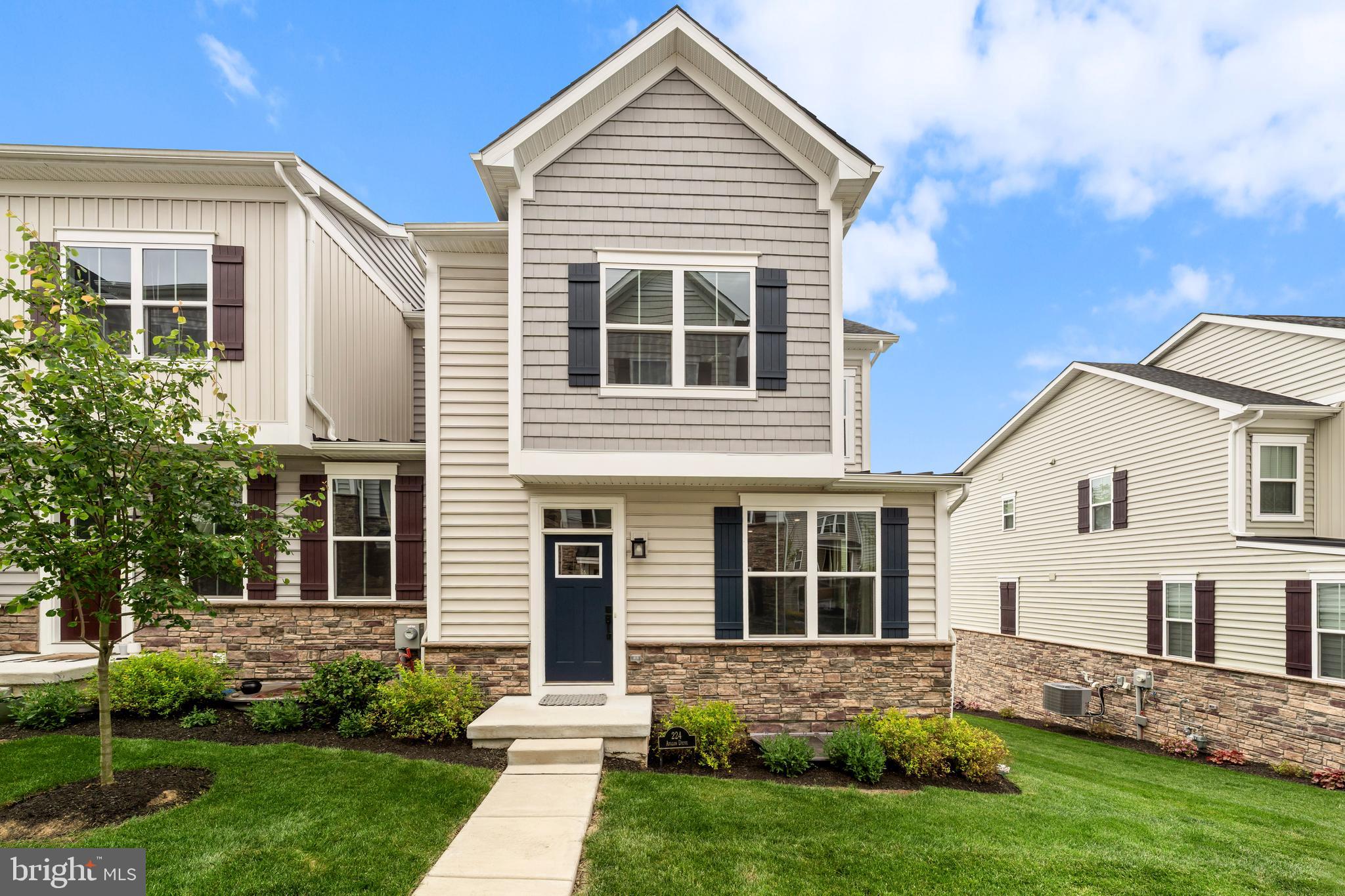 PONDS EDGE - Residential