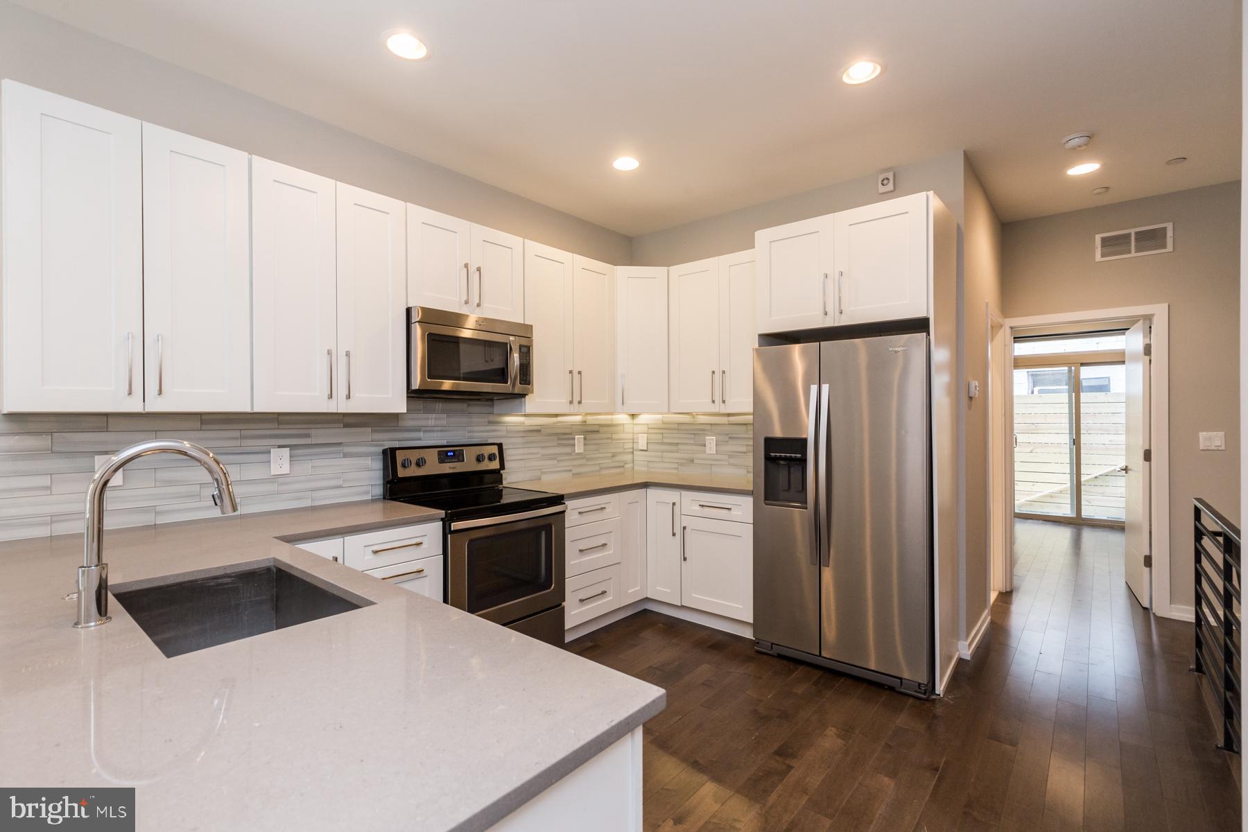 CENTER CITY - Residential Lease