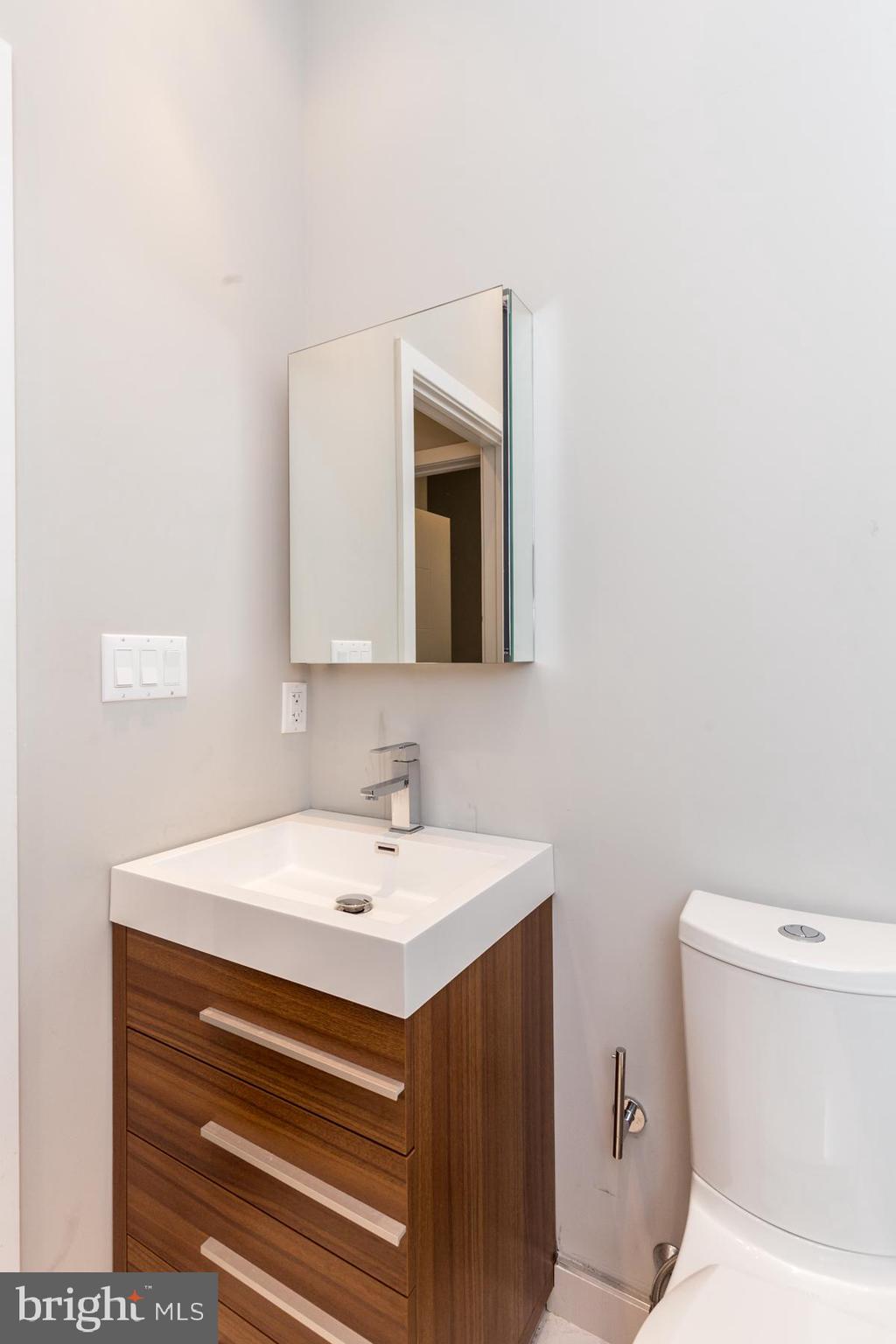 CENTER CITY - Residential Lease