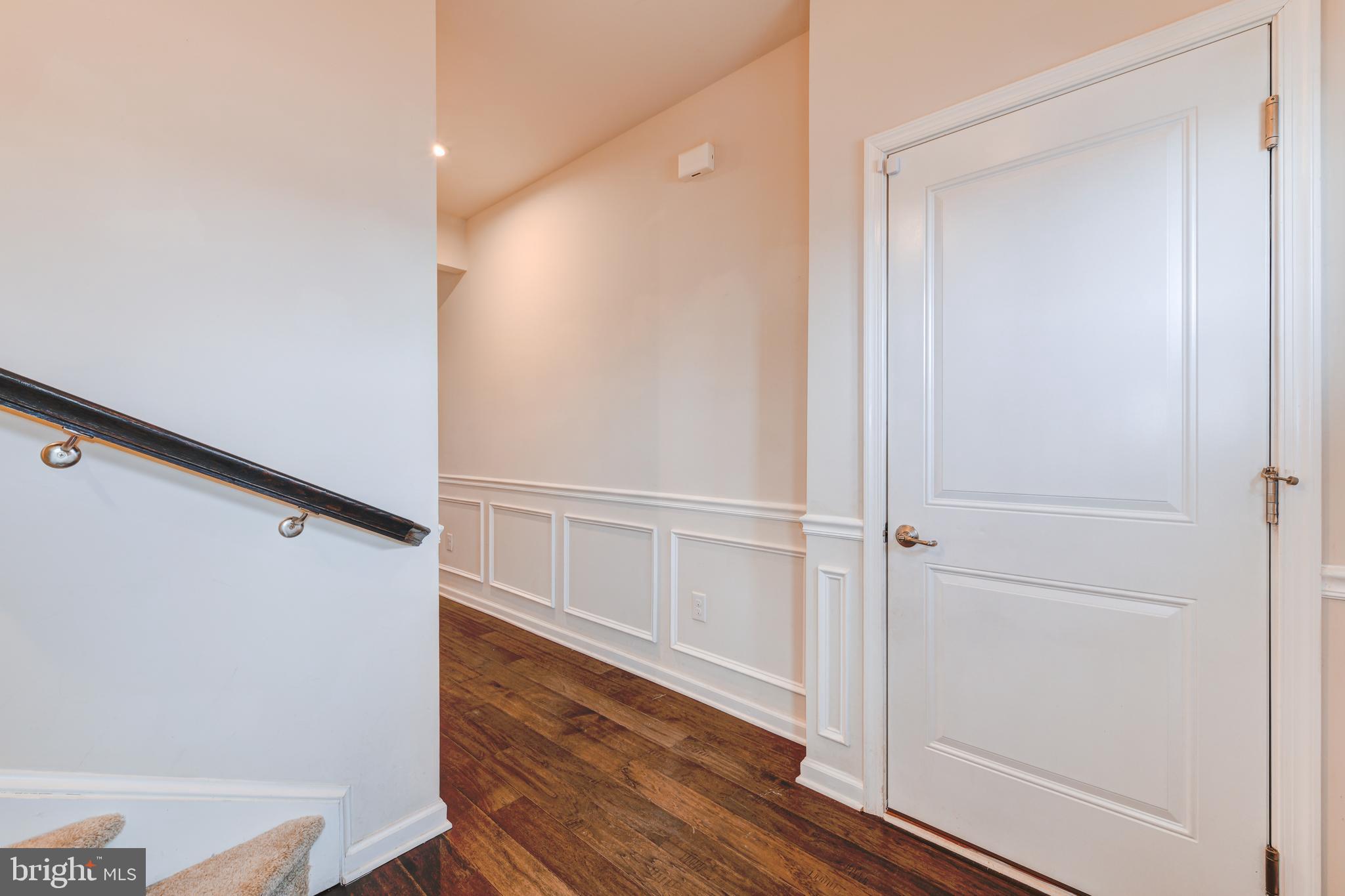 MONTGOMERY SQ - Residential