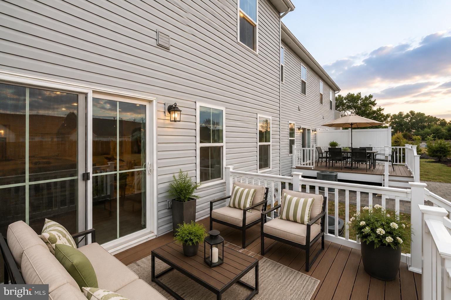 MONTGOMERY SQ - Residential