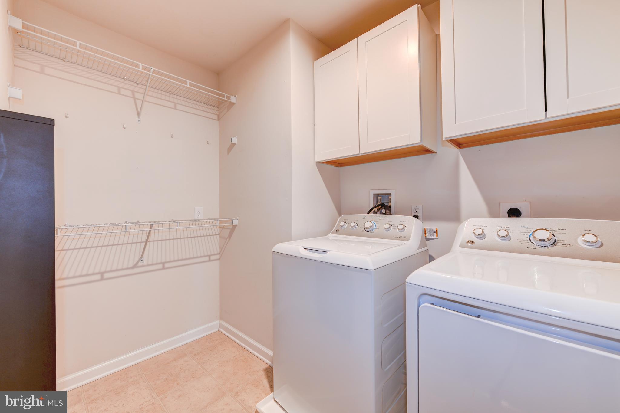 MONTGOMERY SQ - Residential