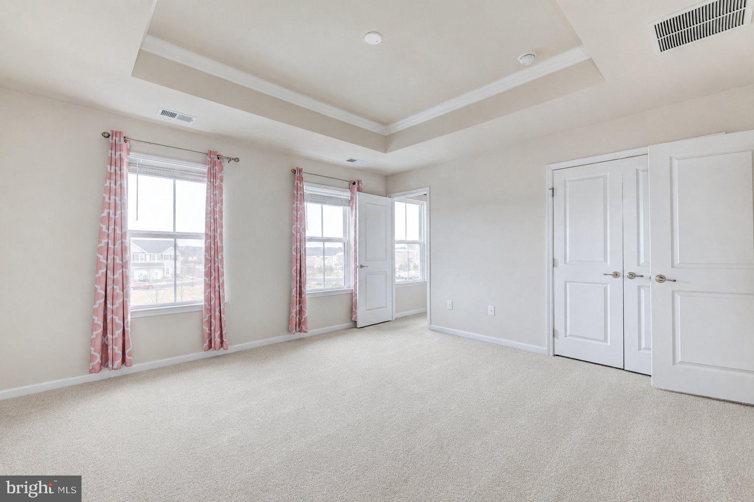 MONTGOMERY SQ - Residential