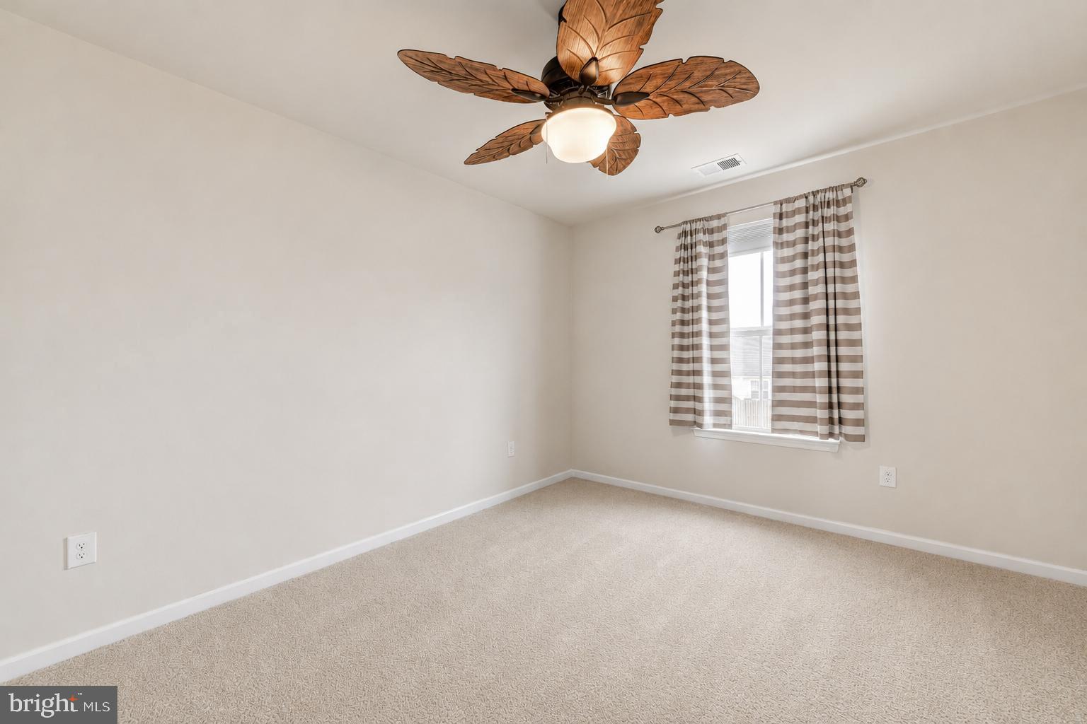 MONTGOMERY SQ - Residential