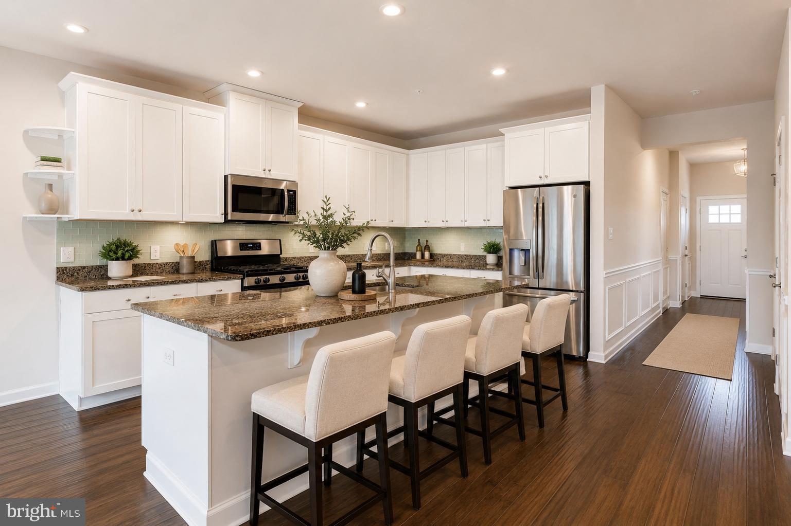 MONTGOMERY SQ - Residential