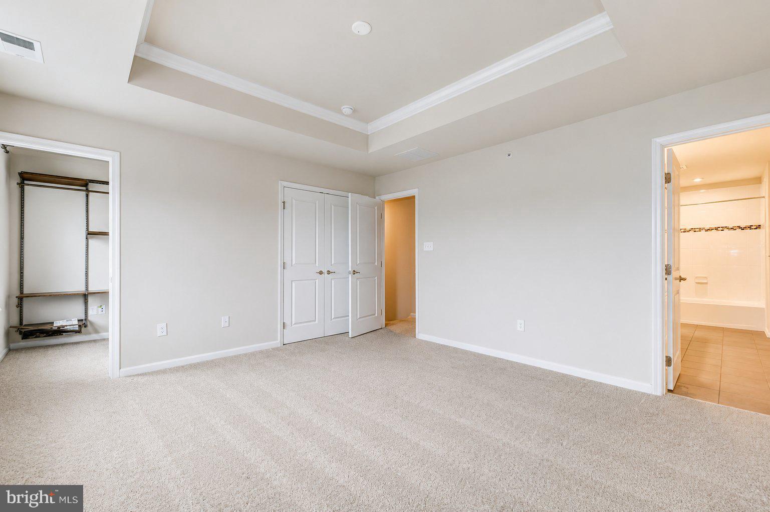 MONTGOMERY SQ - Residential
