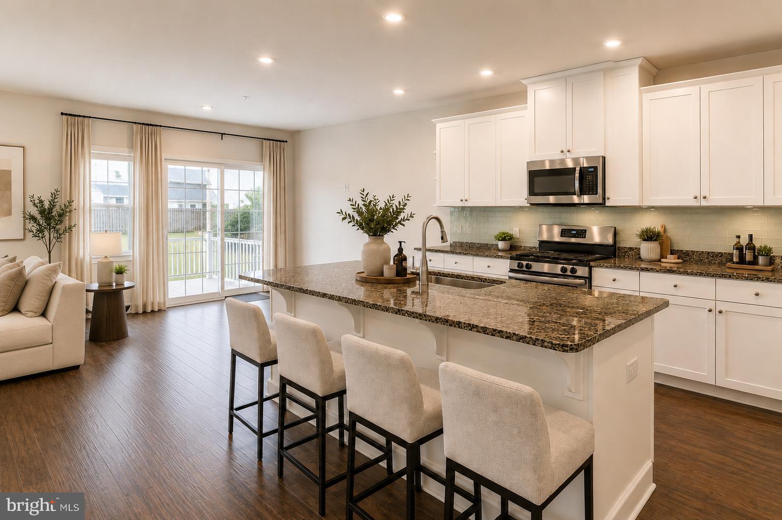 MONTGOMERY SQ - Residential