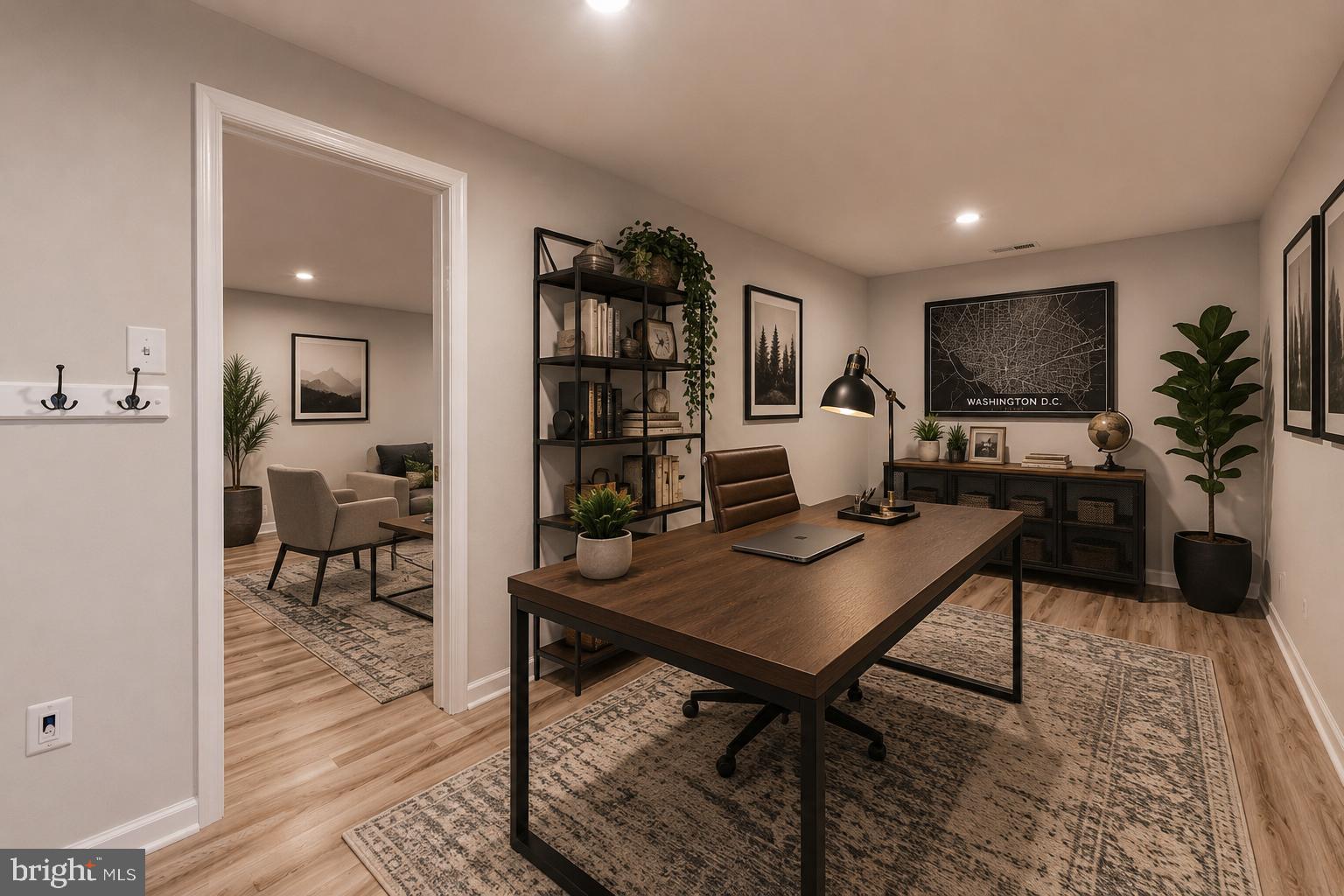MONTGOMERY SQ - Residential