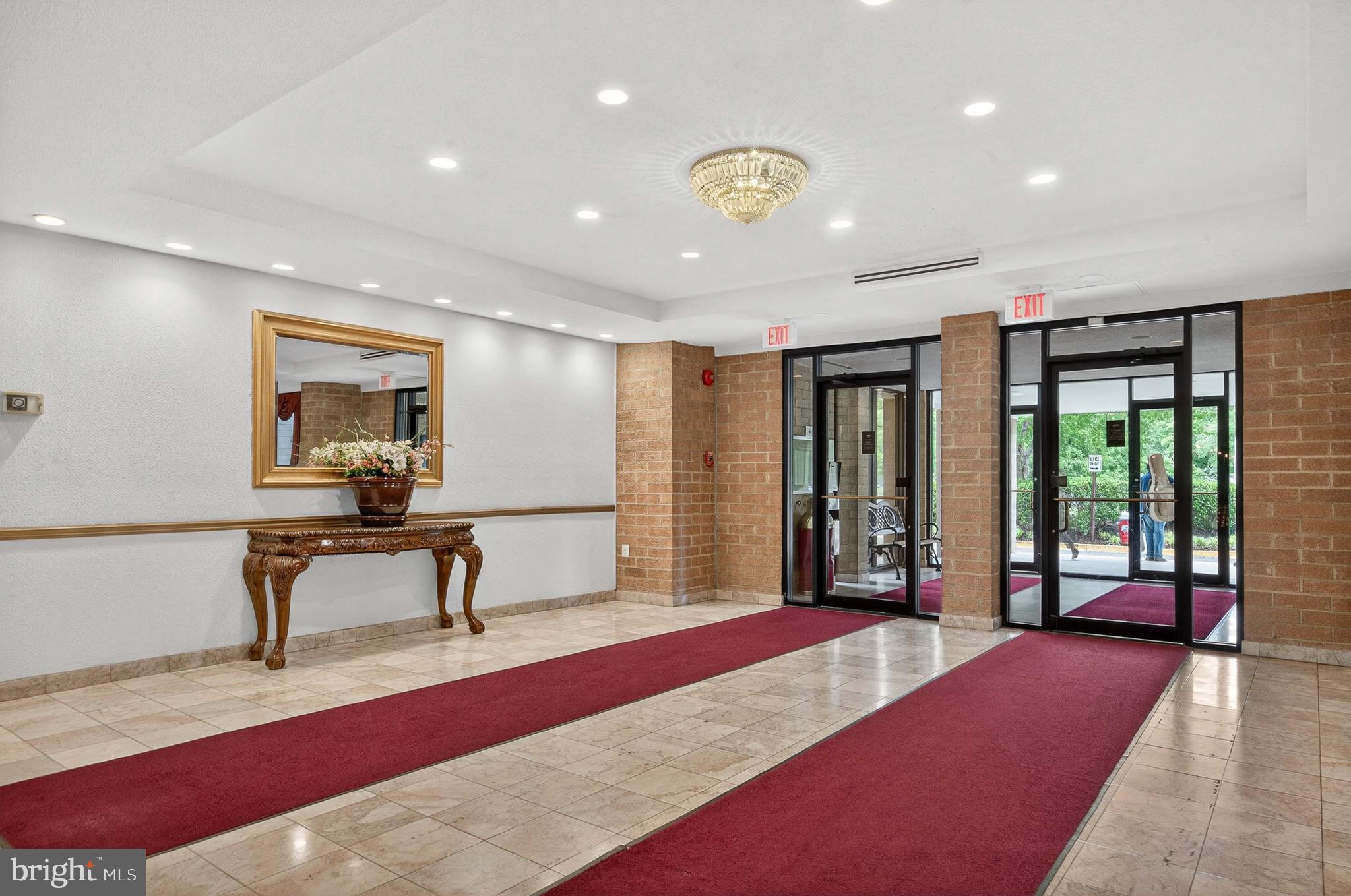 WOODLAKE TOWERS - Residential