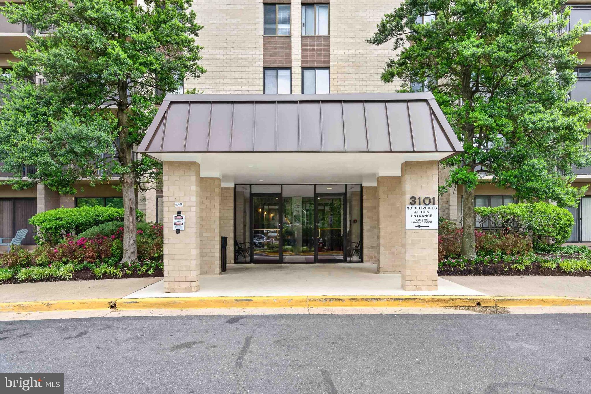 WOODLAKE TOWERS - Residential