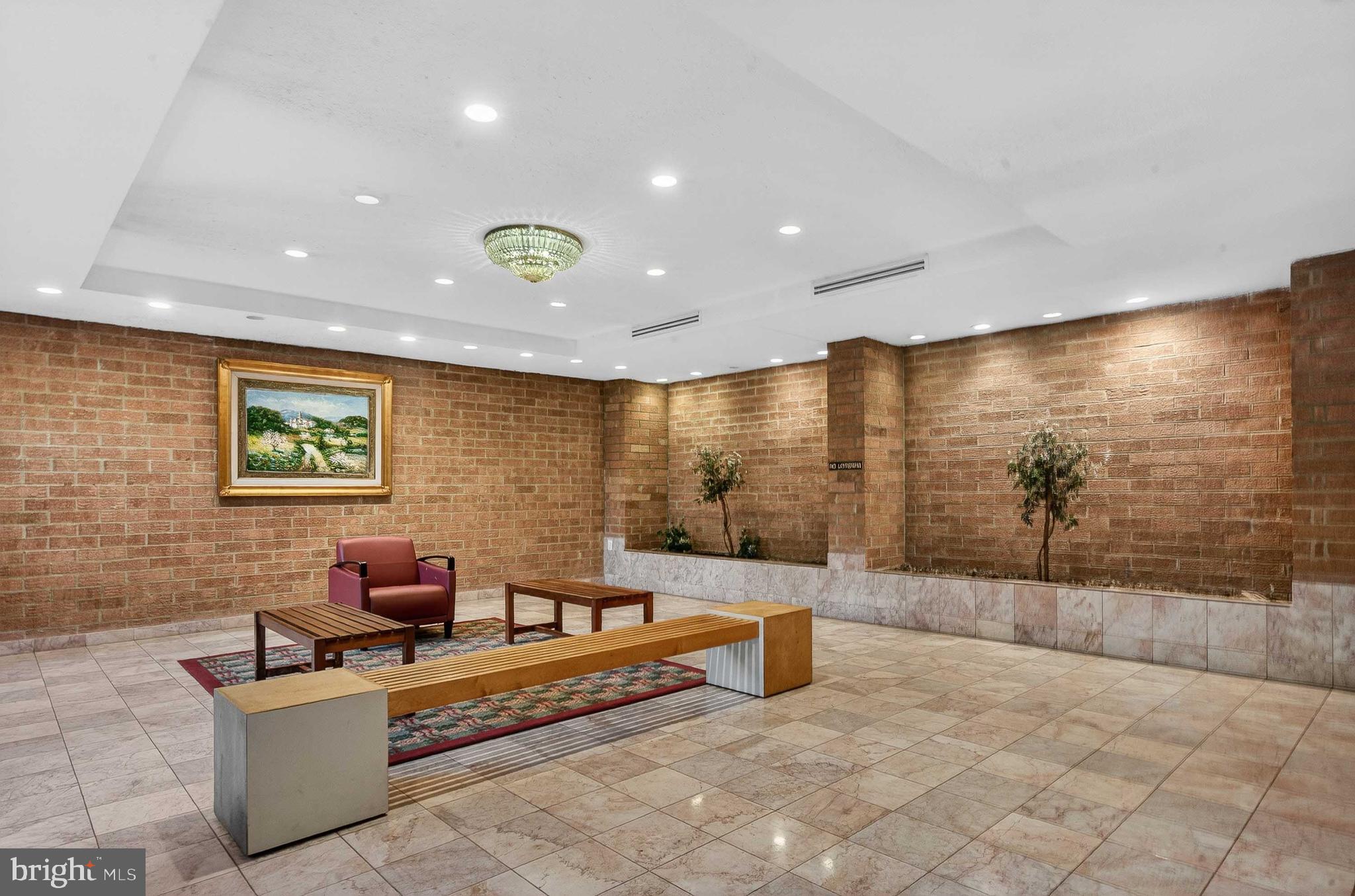 WOODLAKE TOWERS - Residential