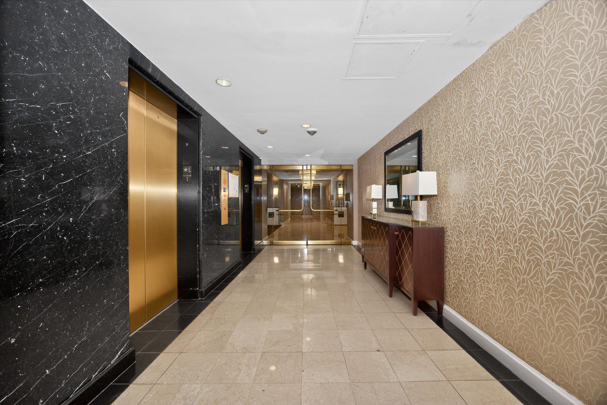 THE ELIZABETH - Residential