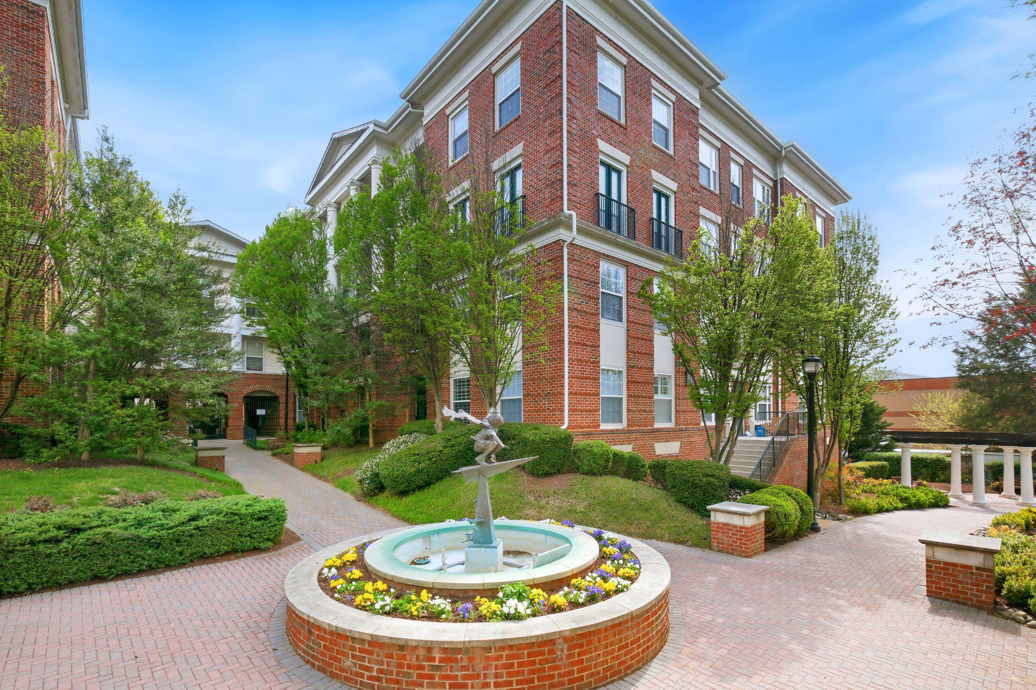 THE COLONNADE AT KENTLANDS - Residential