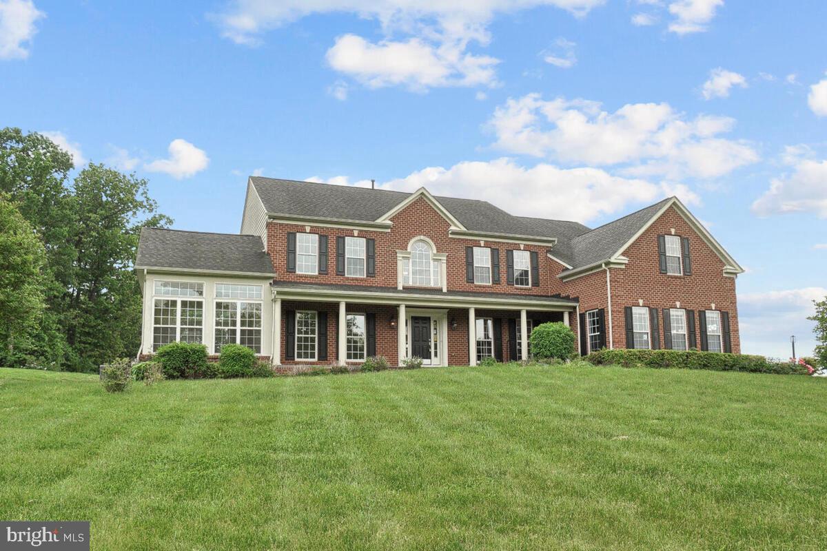 THE WARFIELDS II - Residential