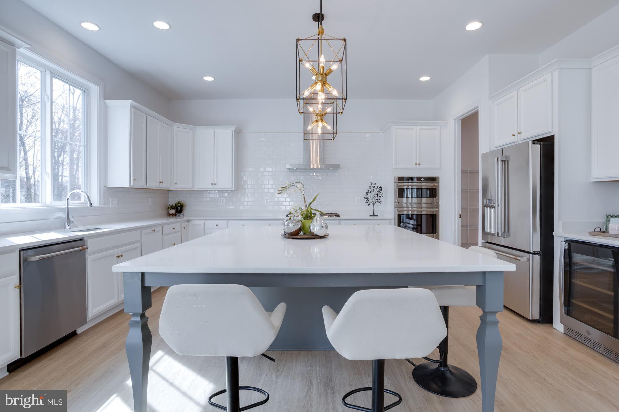 FAIRFAX ACRES - Residential
