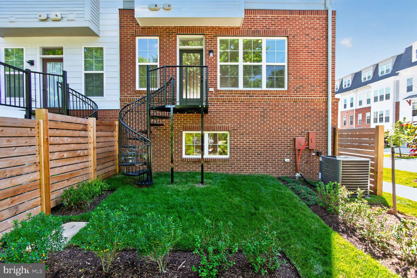 FARMSTEAD DISTRICT - Residential