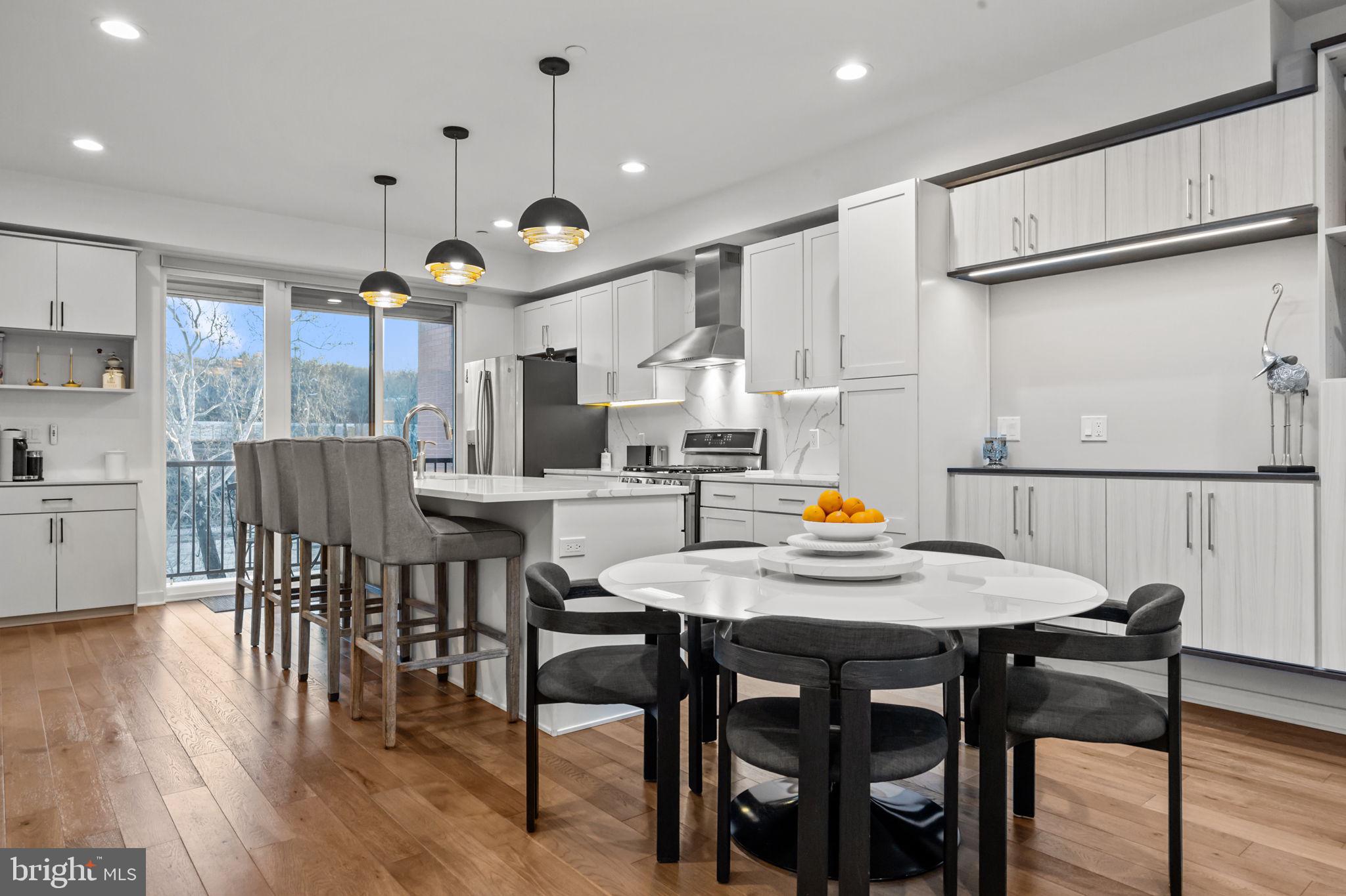 EAST FALLS - Residential