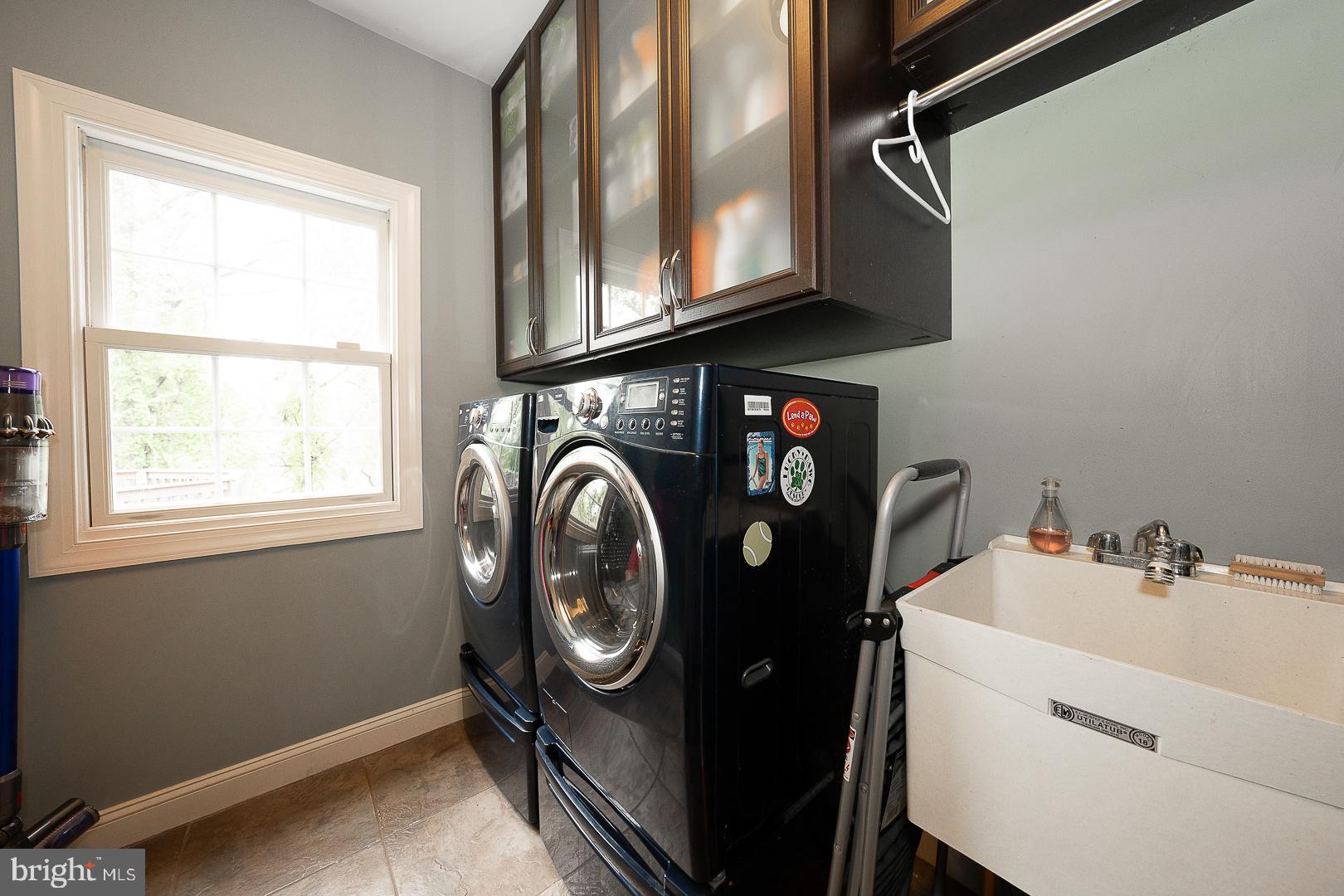 EST AT MILL CREEK - Residential
