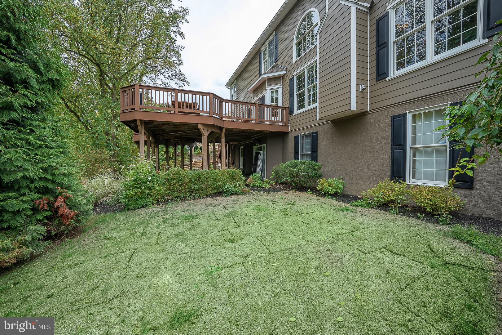EST AT MILL CREEK - Residential