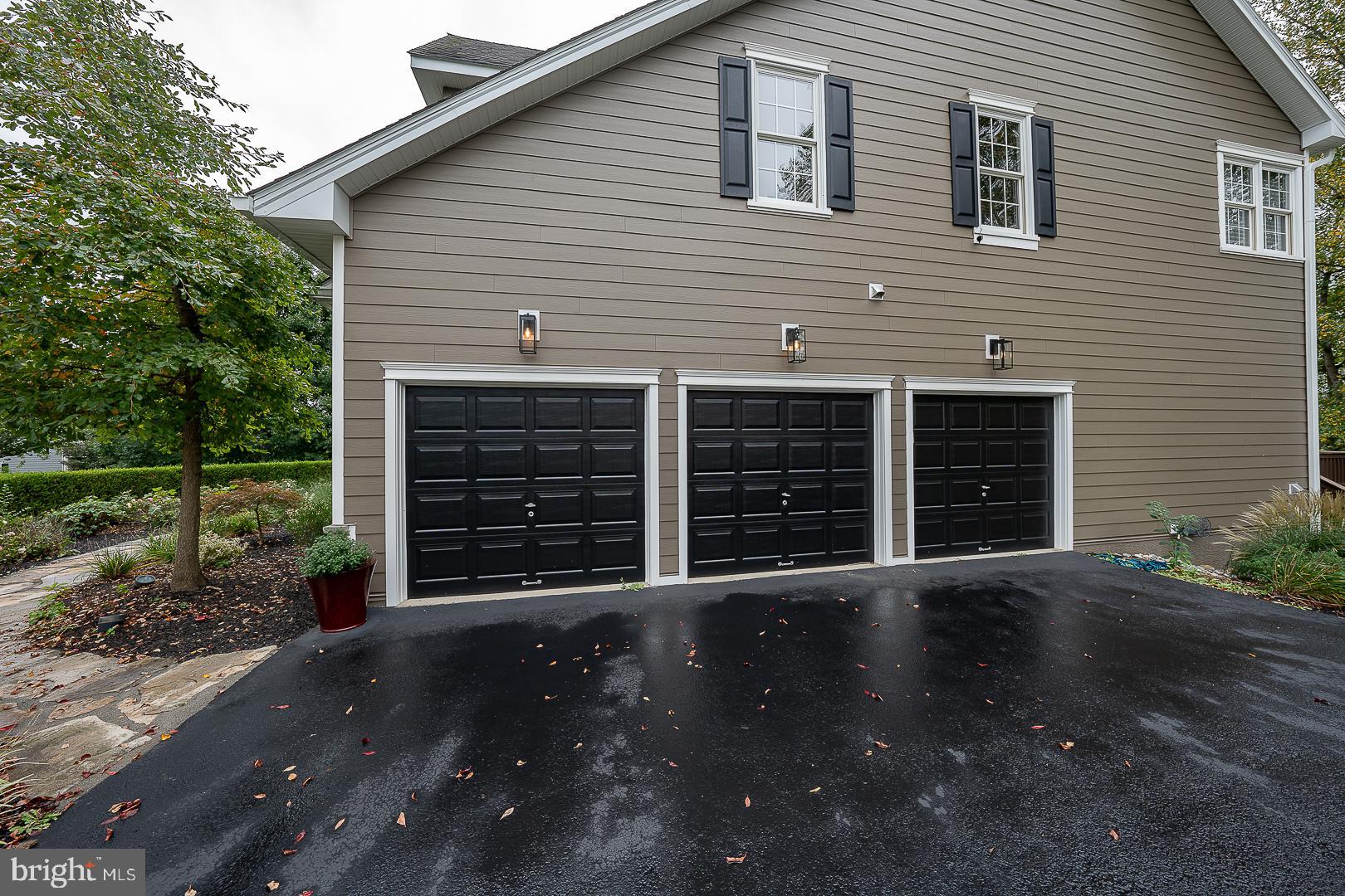 EST AT MILL CREEK - Residential