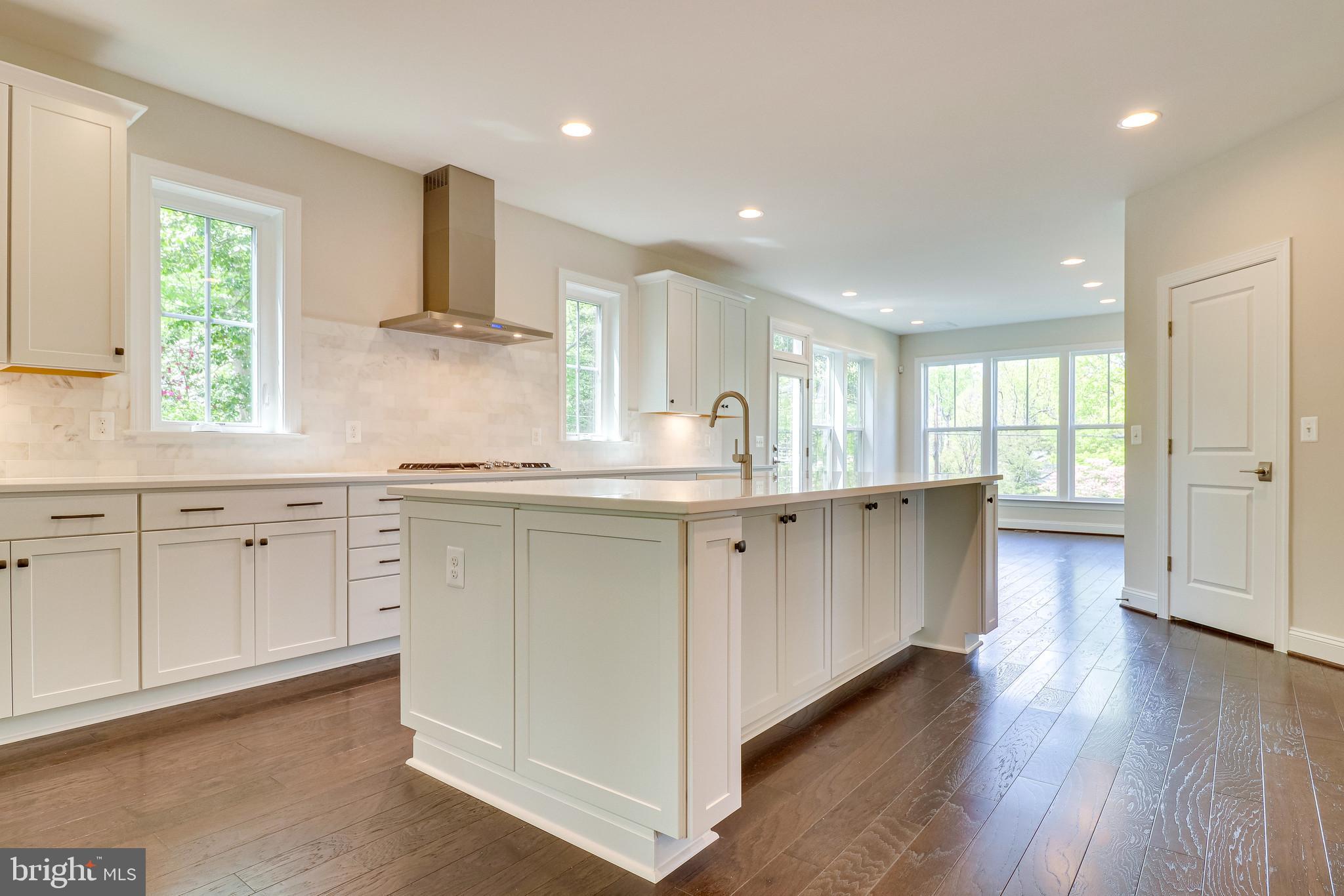 VIENNA WOODS - Residential