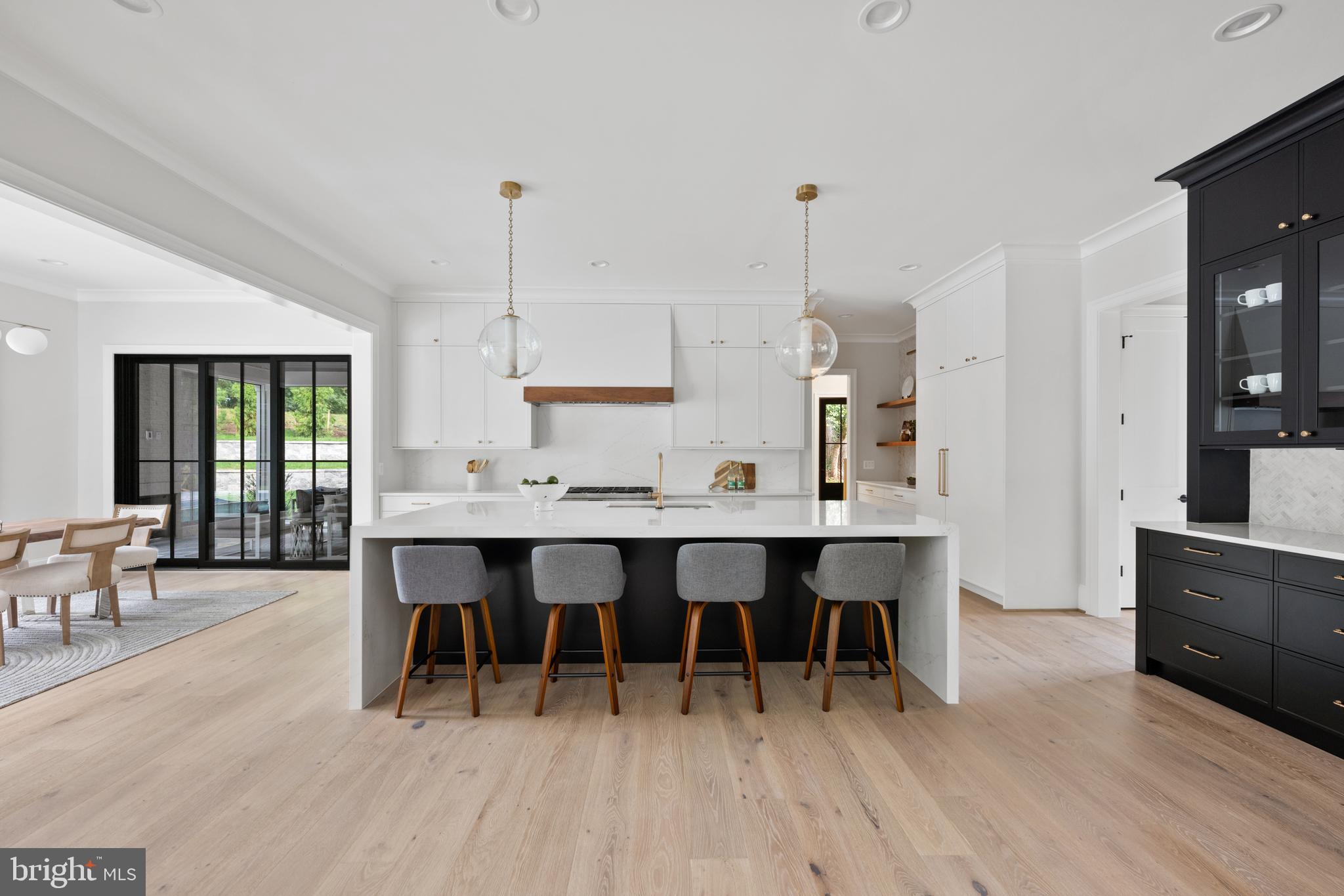 CLEARVIEW MANOR - Residential