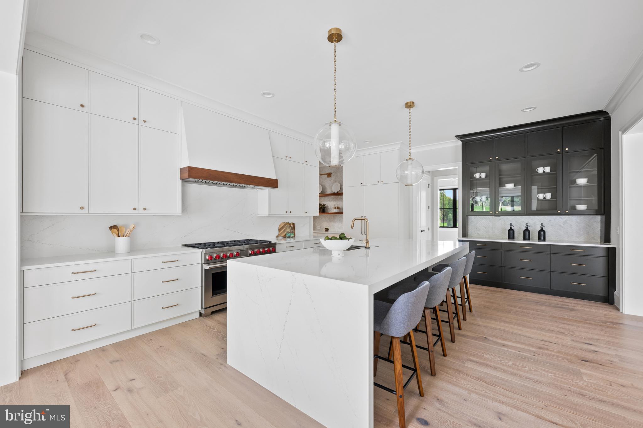 CLEARVIEW MANOR - Residential